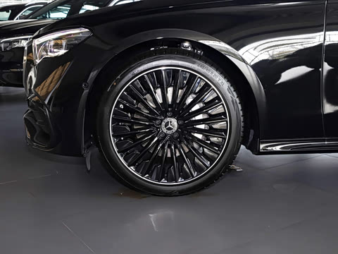 2026�� E 300 �������˶���