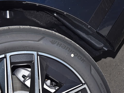 2026�� �Ŀ� eDrive 40L M�˶���װ