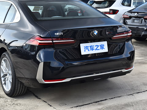2026�� �Ŀ� 525Li ������װ