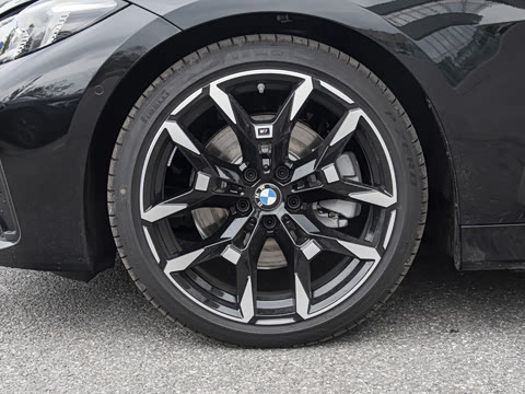 2026�� 430i M�˶���ҹ��װ