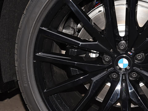 2026�� �Ŀ� xDrive 40Li ������M�˶���ҹ��װ