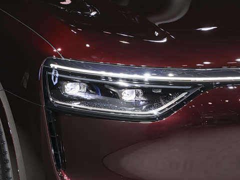 2025�� ���� Ultra�� 53.4kWh 6���� (896�߼����״