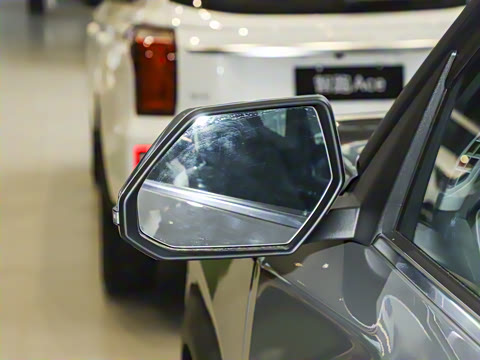 2025�� 720 Light