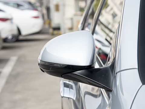 2026�� E 300 L ������