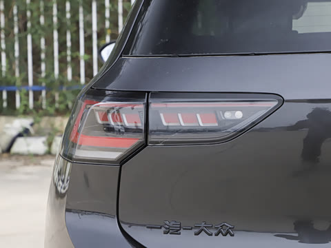 2026�� 300TSI R-Line