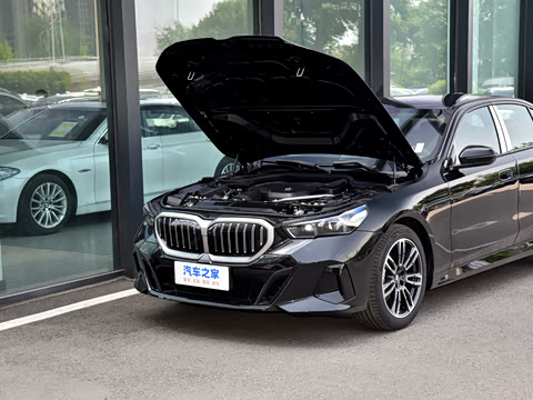 2026�� 525i M�˶���װ