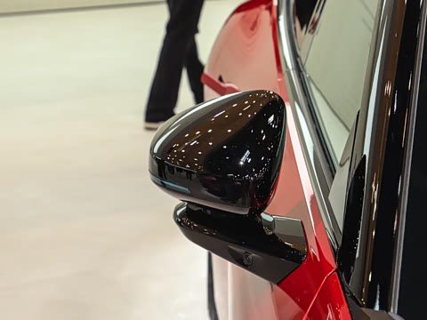 2025�� 750 ���� Max