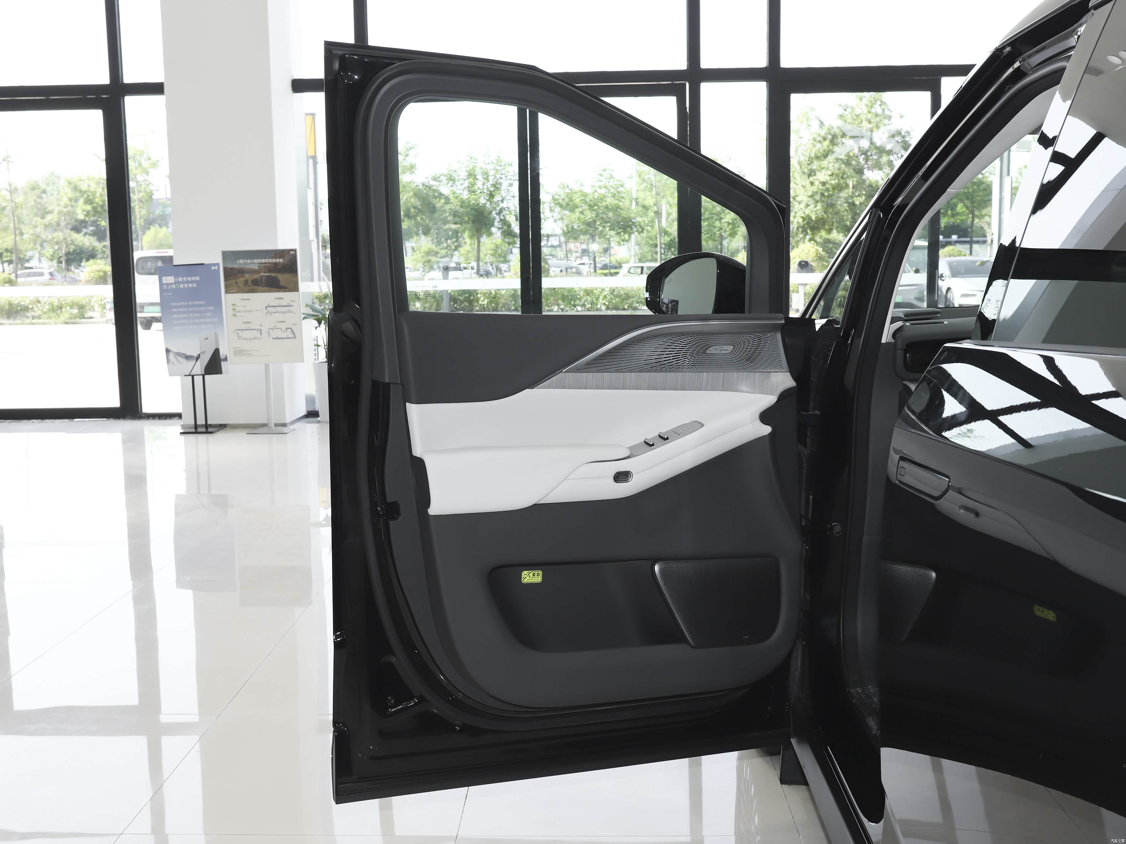 XPeng X9, миниатюра 19
