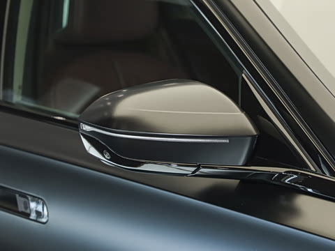 2026�� 740Li ��Ӱ��ذ� M���ܰ��˶���װ