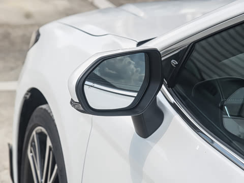 2026�� 2.0S �˶���