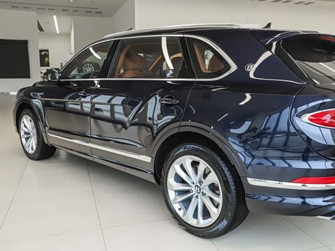 2026�� 4.0T V8 ������