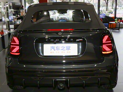 2025�� JOHN COOPER WORKS CABRIO