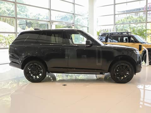2026�� 3.0 L6 360PS SE�����
