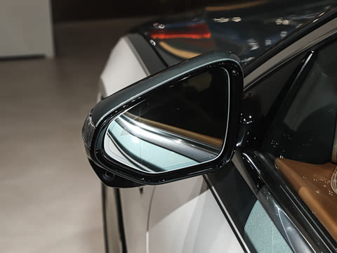 2027�� S 680 4MATIC