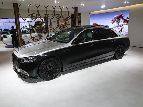 2027�� S 580 4MATIC Night Series
