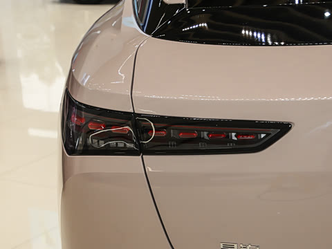 2025�� �Ŀ� 710 Max��