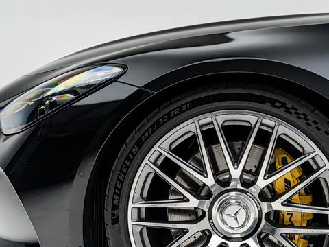 2026�� AMG GT 63 4MATIC+