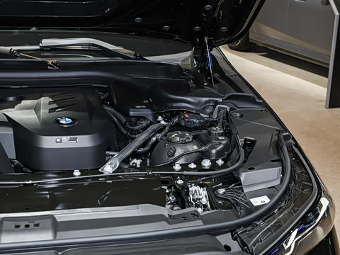 2026�� �Ŀ� 530Li ������ M�˶���װ