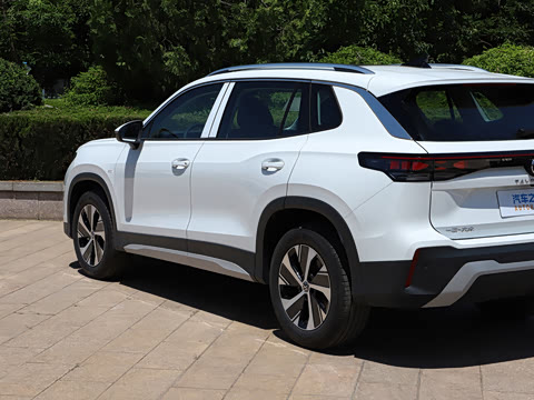 2026�� ̽��L 300TSI ������Ӣ