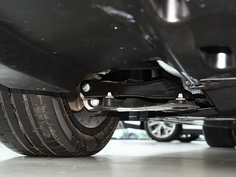 2026�� �Ŀ� eDrive 40L M�˶���װ