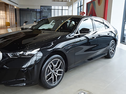 2026�� �Ŀ� eDrive 40L M�˶���װ