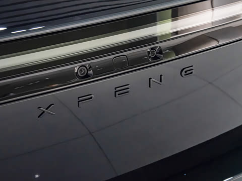 2025�� 820 Max