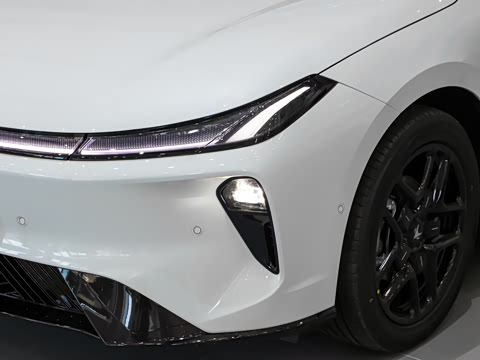 2026�� 535 MAX�����