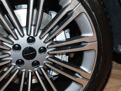 2026�� 3.0 L6 400PS AB�����