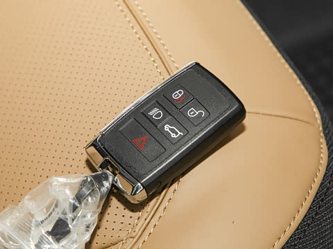 2026�� 110 3.0T P400 X-Dynamic HSE