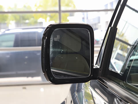 2026�� 110 3.0T P400 X-Dynamic HSE