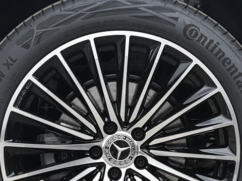 2026�� �Ŀ� GLC 300 4MATIC ����SUV