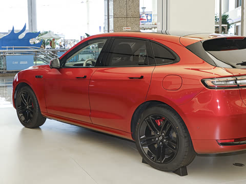 2025�� ����   Ultra ������