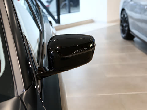 2026�� 330Li �����