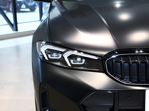 2026�� 330Li �����