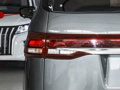 2026�� ���̰� 230����� 7��