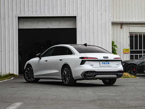 2026�� 2.0T quattro ����������	
