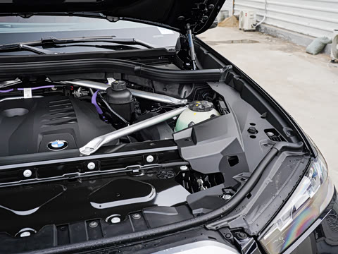 2026�� �Ŀ� xDrive 40Li M�˶���ҹ��װ