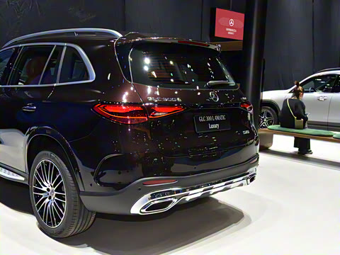 2026�� GLC 300 L 4MATIC ������