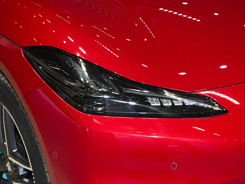 2025�� �Ŀ� 710 Max��