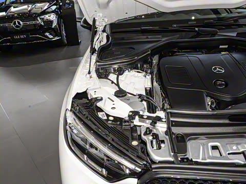 2025�� �Ŀ� GLC 260 4MATIC ����SUV