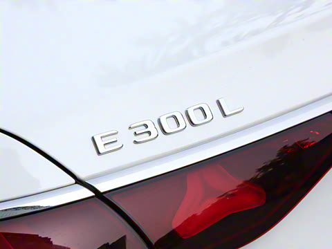 2025�� �Ŀ� E 300 L ʱ���˶���