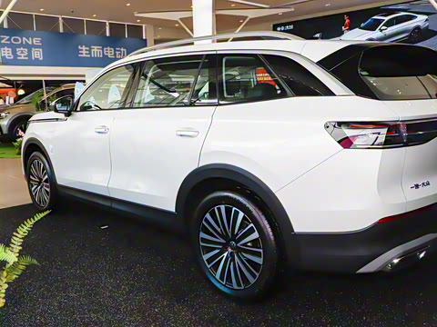 2025��  330TSI ����Ѳ�� ������