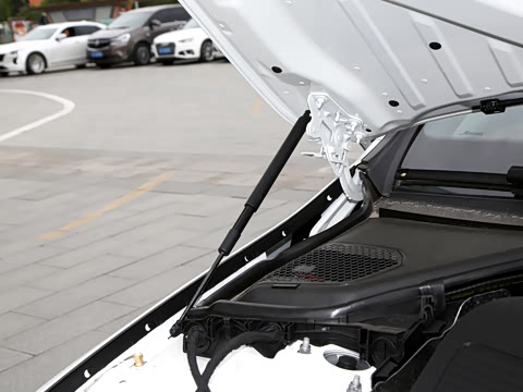 2026�� �Ŀ�� E 300 L ʱ���˶���
