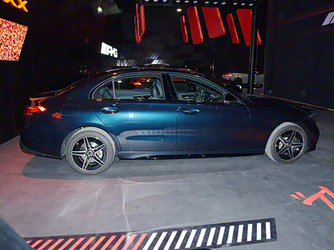 2026�� C 260 L �ҹ�˶���