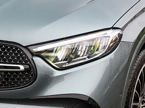 2025�� �Ŀ� GLC 300 4MATIC ����SUV