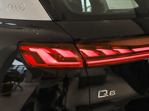 2026�� 40 TFSI quattro ����� ������װ 7��