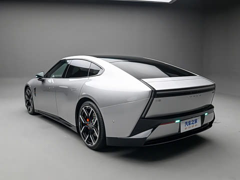 2025�� 750 ���������� Ultra