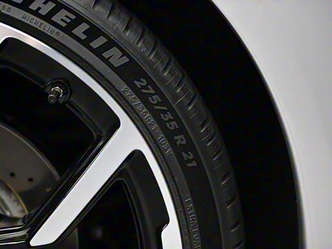 2025�� 750 ���������� Ultra