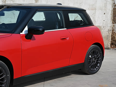 2026�� 466km COOPER E ������