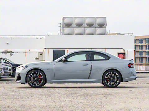 2025�� M240i xDrive